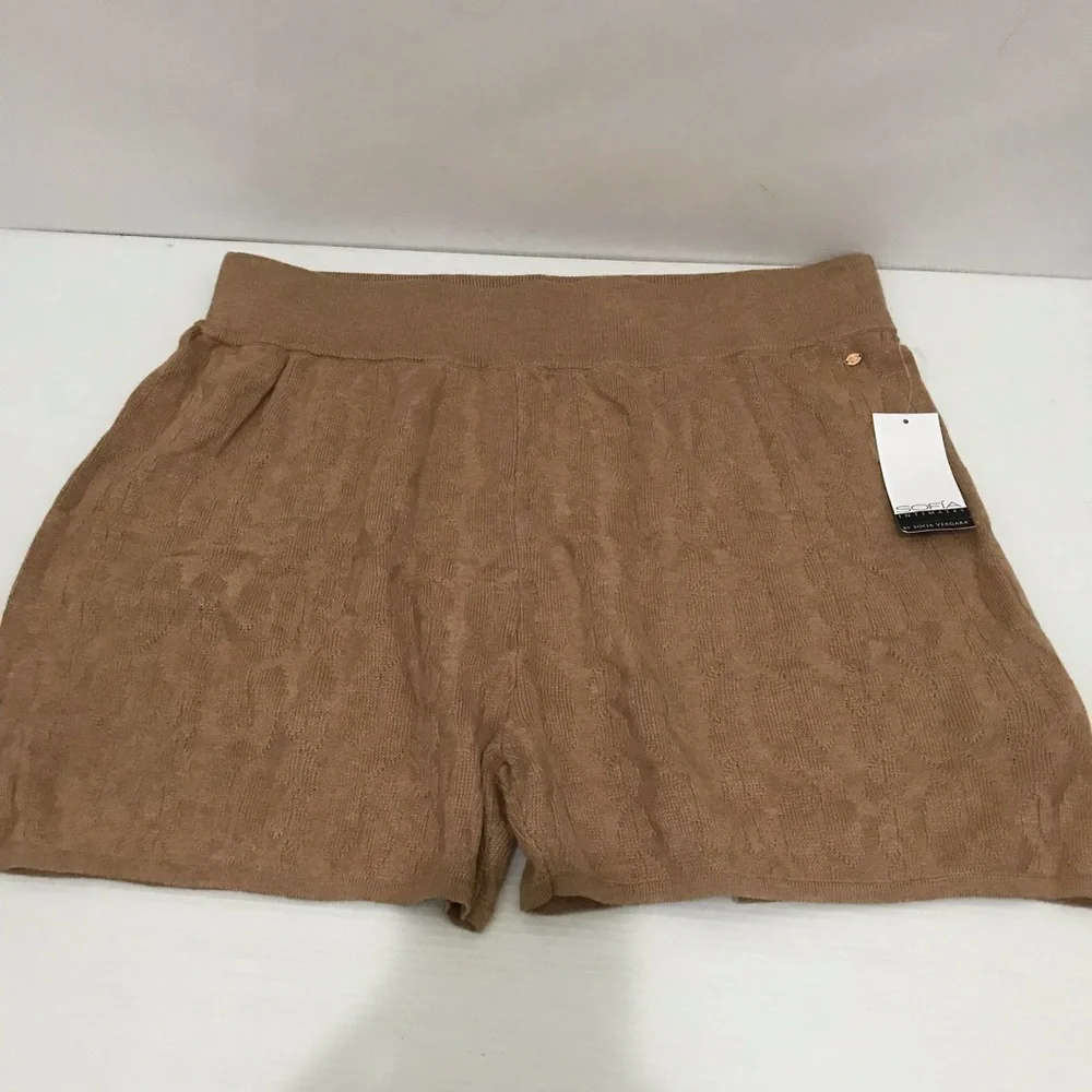 NWT Sofia by Sofia Vergara Women's Tan Shorts Size XL